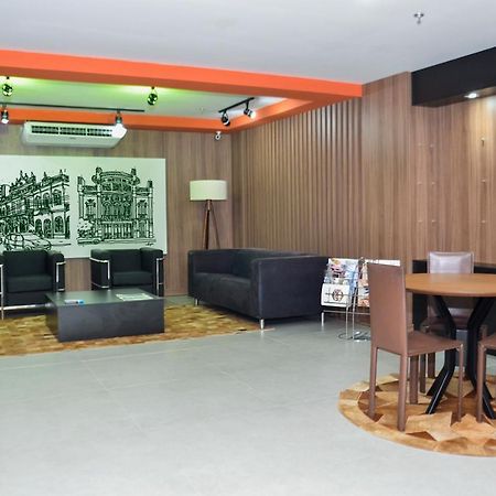 M Tower Hotel เปโลตัส ภายนอก รูปภาพ