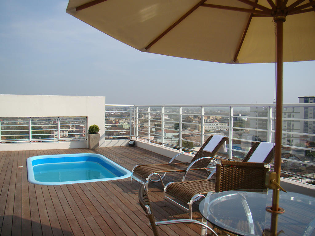 M Tower Hotel เปโลตัส ภายนอก รูปภาพ