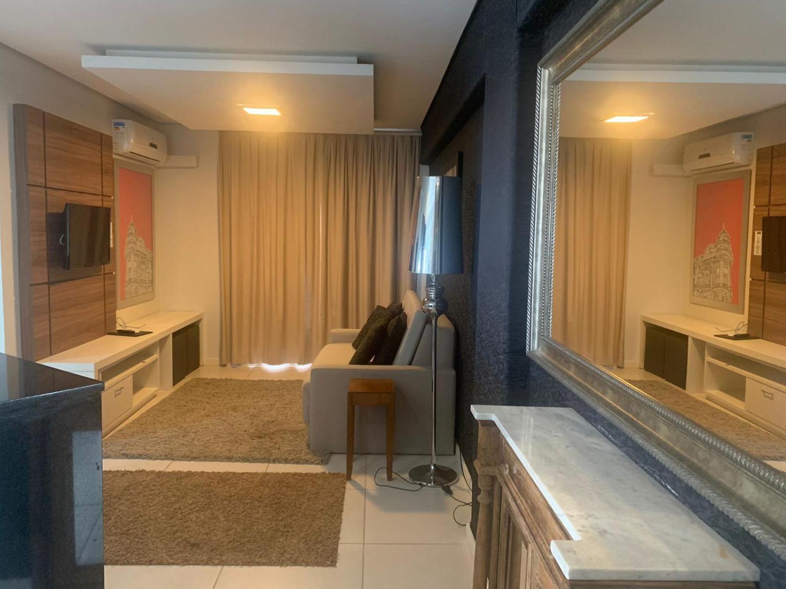 M Tower Hotel เปโลตัส ภายนอก รูปภาพ