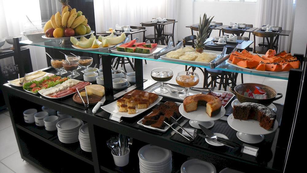 M Tower Hotel เปโลตัส ภายนอก รูปภาพ