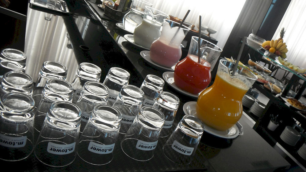 M Tower Hotel เปโลตัส ภายนอก รูปภาพ