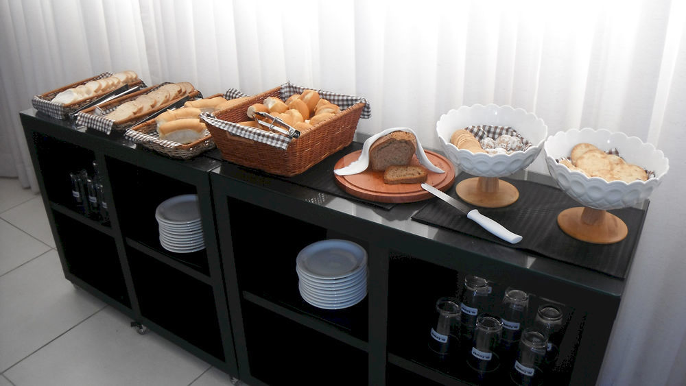 M Tower Hotel เปโลตัส ภายนอก รูปภาพ