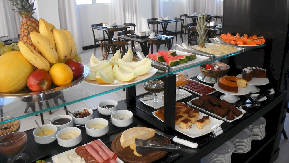 M Tower Hotel เปโลตัส ภายนอก รูปภาพ