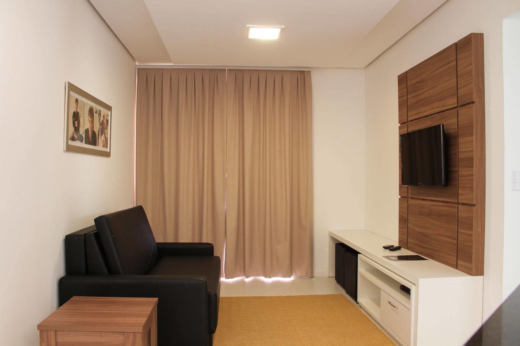 M Tower Hotel เปโลตัส ภายนอก รูปภาพ